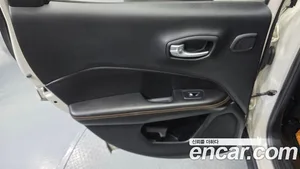 Jeep Compass, 2018 — миниатюра 15