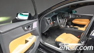 Volvo S60, 2022 — миниатюра 13