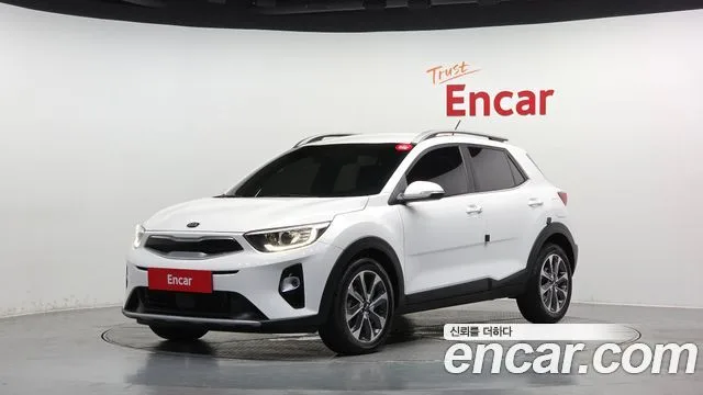 Kia Stonic, 2017 — фото автомобиля из Кореи