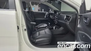 Kia Stonic, 2017 — миниатюра 16