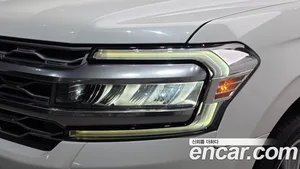 Ford Expedition, 2023 — миниатюра 8