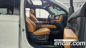 Ford Expedition, 2023 — миниатюра 16