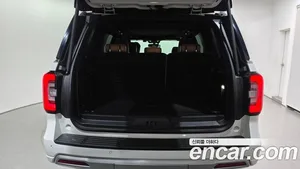 Ford Expedition, 2023 — миниатюра 31