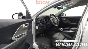Kia Niro, 2022 — миниатюра 13