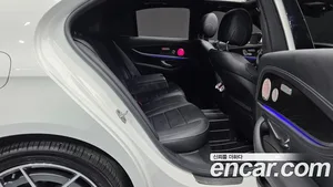 Mercedes-Benz E-Class, 2023 — миниатюра 17