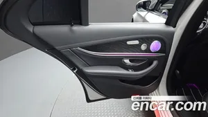 Mercedes-Benz E-Class, 2023 — миниатюра 15