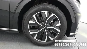 Kia EV6, 2023 — миниатюра 5