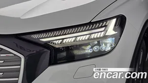 Audi Q4 e-tron, 2023 — миниатюра 8