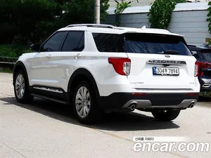 Ford Explorer, 2023 — миниатюра 3