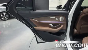 Mercedes-Benz E-Class, 2023 — миниатюра 15