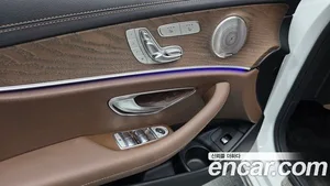 Mercedes-Benz E-Class, 2023 — миниатюра 33