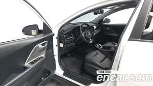 Kia Niro, 2022 — миниатюра 10