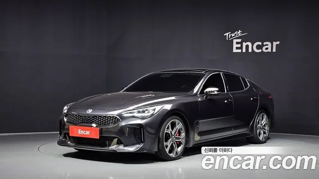 Kia Stinger, 2019 — фото автомобиля из Кореи