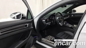 Porsche Panamera, 2018 — миниатюра 10