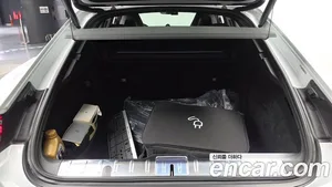 Porsche Panamera, 2018 — миниатюра 20