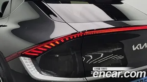 Kia EV6, 2023 — миниатюра 9