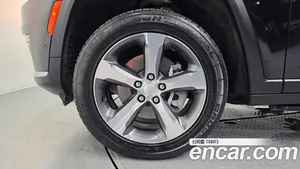 Jeep Cherokee, 2023 — миниатюра 5