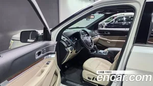 Ford Explorer, 2019 — миниатюра 13