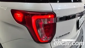 Ford Explorer, 2019 — миниатюра 9