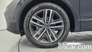 Volkswagen Tiguan, 2023 — миниатюра 5