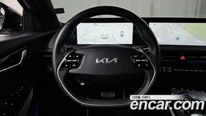 Kia EV6, 2023 — миниатюра 13