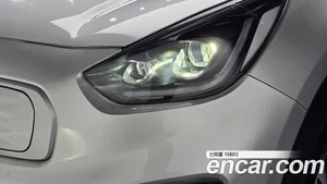 Kia Niro, 2022 — миниатюра 8