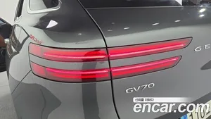 Genesis GV70, 2023 — миниатюра 8