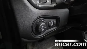 Jeep Renegade, 2020 — миниатюра 27