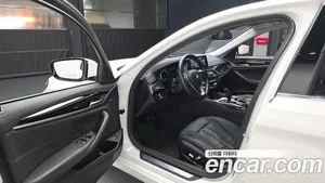 BMW 5-Series, 2018 — миниатюра 13