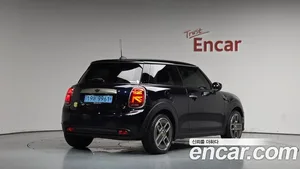 Mini Cooper, 2023 — миниатюра 2