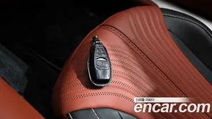 Astonmartin DB11, 2022 — миниатюра 26
