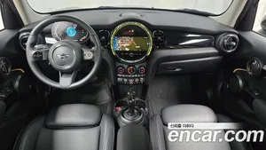 Mini Cooper, 2022 — миниатюра 9