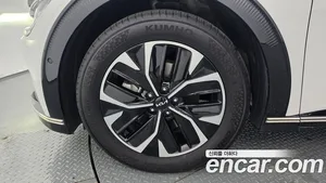 Kia EV6, 2023 — миниатюра 5