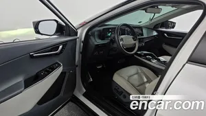 Kia EV6, 2023 — миниатюра 13