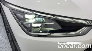 Kia EV6, 2023 — миниатюра 8