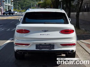 Bentley Bentayga, 2021 — миниатюра 4