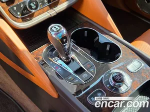 Bentley Bentayga, 2021 — миниатюра 9