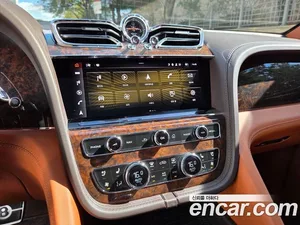 Bentley Bentayga, 2021 — миниатюра 16