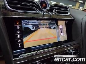 Bentley Bentayga, 2021 — миниатюра 17