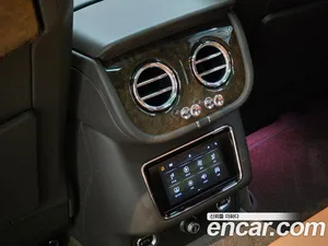 Bentley Bentayga, 2021 — миниатюра 19
