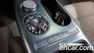 Genesis GV60, 2022 — миниатюра 12