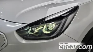 Kia Niro, 2021 — миниатюра 8