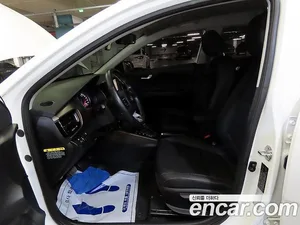 Kia Stonic, 2018 — миниатюра 6