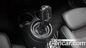 Mini Cooper Convertible, 2023 — миниатюра 12