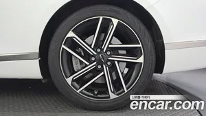 Genesis G80, 2025 — миниатюра 7
