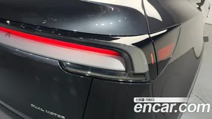 Tesla Model Y, 2025 — миниатюра 8