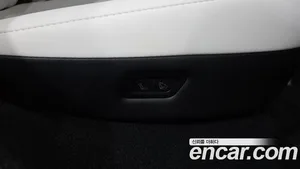Tesla Model Y, 2025 — миниатюра 31