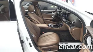 Mercedes-Benz E-Class, 2020 — миниатюра 17
