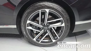 Genesis G80, 2025 — миниатюра 5