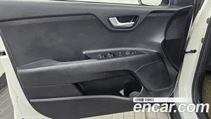Kia Stonic, 2017 — миниатюра 14
